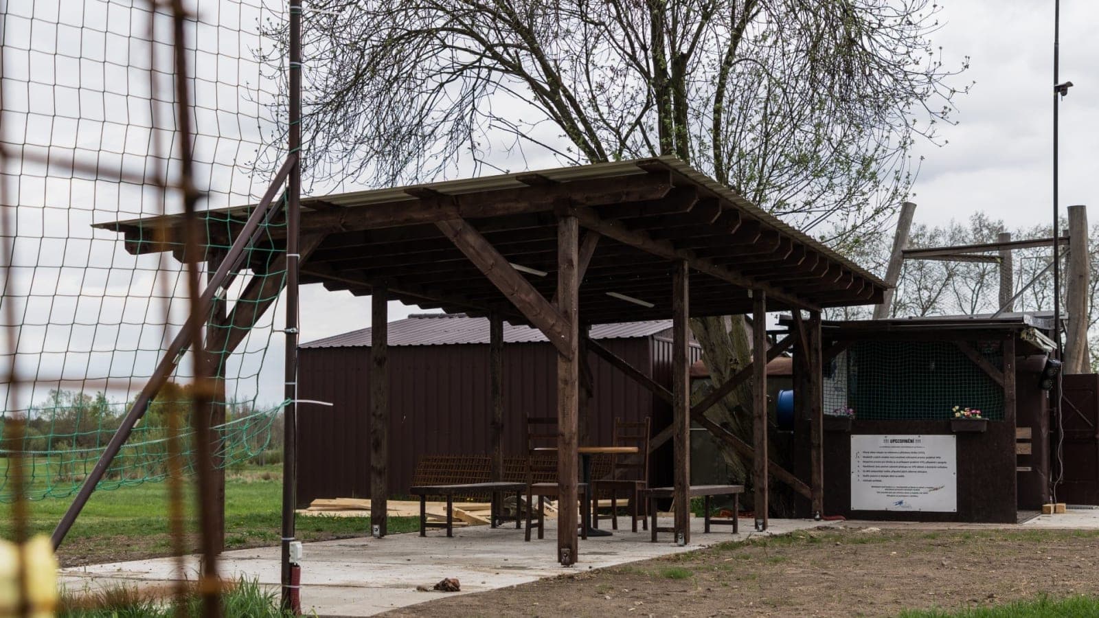 Nový montážní přístřešek